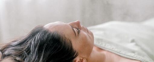 Client Enjoying A Hot Stone Massage At Our Gold Coast Clinic 640x480
